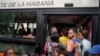 El transporte público es uno de los sectores más afectados por la crisis de combustible en Cuba. (REUTERS/Alexandre Meneghini)