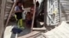 Campesinos sin poder reponer sus casas, siete meses después del paso de Ian