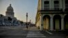 Vista de las calles desiertas en la ciudad de La Habana por la amenaza del coronavirus. YAMIL LAGE / AFP