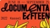 Póster de Documenta Fifteen, feria de arte contemporáneo que se realiza cada cinco años en Kassel, Alemania.
