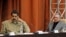 Raúl Castro (d), y de Venezuela, Nicolás Maduro (i) el 14 de diciembre del 2016 en el Palacio de Convenciones de La Habana (Cuba).