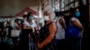 Turistas en el aeropuerto José Martí el pasado 23 de marzo de 2020. AP Photo/Ramon Espinosa