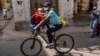 La Habana presenta más de la mitad de los contagios por COVID-19 en todo el país. (AP/Ramon Espinosa)
