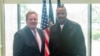 Mike Hammer (izq.) y el Jefe del Comando Sur, el Almirante Holsey, reunidos en septiembre de 2025.