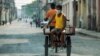 Escena captada la mañana del miércoles en una calle de La Habana (Yamil Lage/AFP).