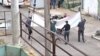 Así arrestaron a Berta Soler. (Captura de video/Twitter @jangelmoya)