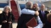 Alan Gross a su llegada a la Base Andrews en Maryland tras ser liberado el 17 de diciembre de 2014. REUTERS/Jill Zuckman/Gross Family Spokesperson/Handout via Reuters