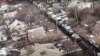 Video publicado por el Ministerio de Defensa de Rusia el jueves 3 de marzo de 2022, desde un helicóptero militar ruso mientras sobrevuela un lugar no revelado en Ucrania.