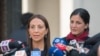 La portavoz del Gobierno de Chile y la activista cubana Rosa María Payá.