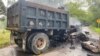 Un camión cargado con explosivos utilizados en un ataque atribuido a guerrilleros del ELN contra una base militar, arde en Puerto Jordán, Colombia, el 17 de septiembre de 2024. Ejército colombiano/ vía REUTERS