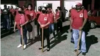Armados con palos, los seguidores de Díaz-Canel están listos para acatar su orden de violencia.