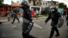 Antimotines recorren La Güinera el 12 de julio de 2021, un día después del levantamiento nacional contra el régimen comunista.