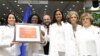 Presidente del Parlamento Europeo Martin Schulz en la entrega del Premio Sájarov otorgado en 2005 a las Damas de Blanco.